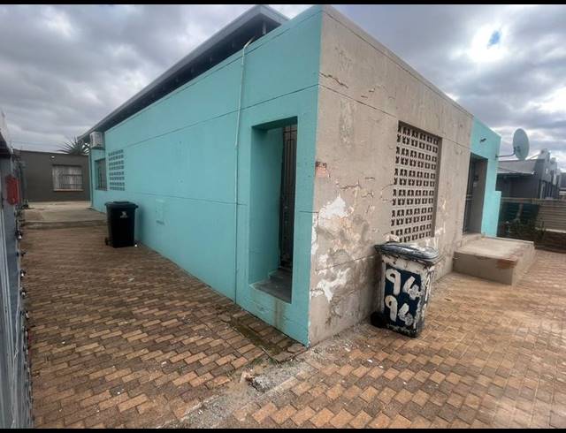 BUSINESS FOR SALE IN SPRINGS CENTRAL